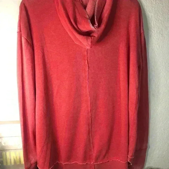 Peyton Jensen red hooded sweatshirt size medium - Picture 5 of 5